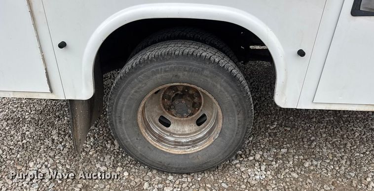 image for item ET1552 2019 Ford F350 Ext. Cab utility bed pickup truck