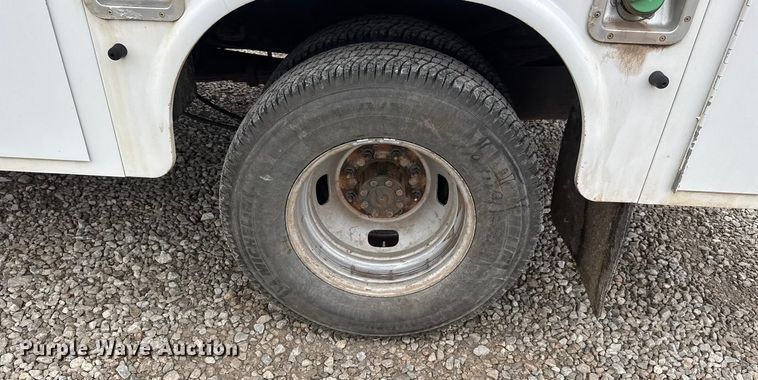 image for item ET1552 2019 Ford F350 Ext. Cab utility bed pickup truck