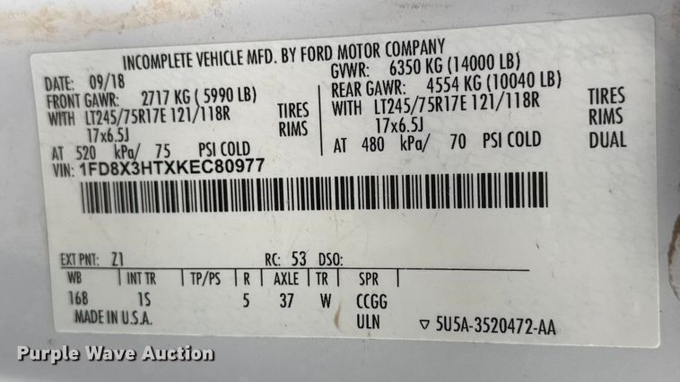 image for item ET1552 2019 Ford F350 Ext. Cab utility bed pickup truck