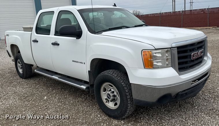 image for item ET1553 2009 GMC Sierra 2500 HD Crew Cab pickup truck