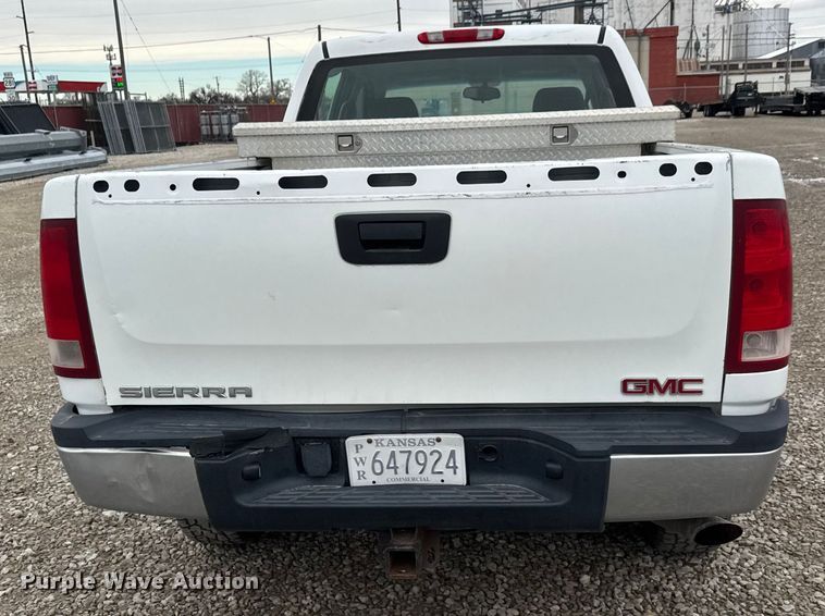 image for item ET1553 2009 GMC Sierra 2500 HD Crew Cab pickup truck