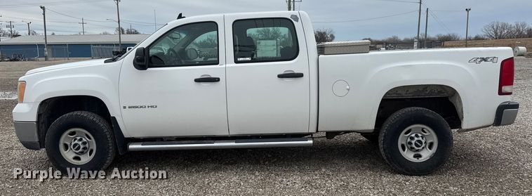 image for item ET1553 2009 GMC Sierra 2500 HD Crew Cab pickup truck