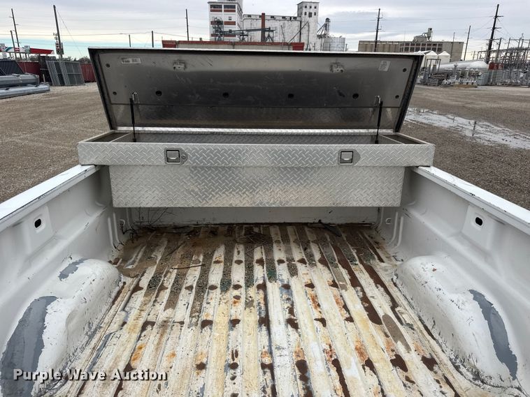 image for item ET1553 2009 GMC Sierra 2500 HD Crew Cab pickup truck