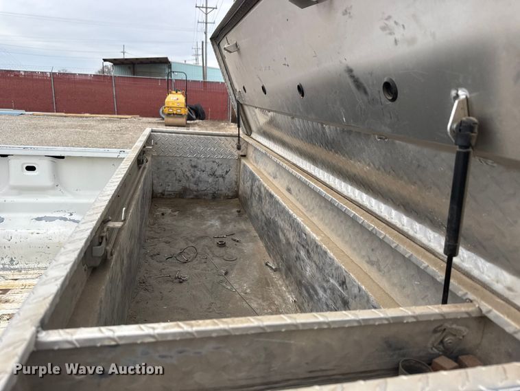 image for item ET1553 2009 GMC Sierra 2500 HD Crew Cab pickup truck