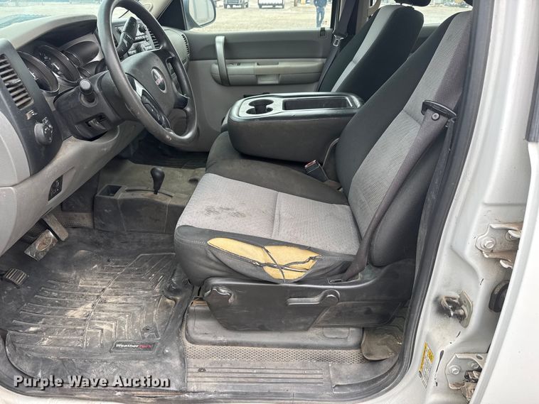 image for item ET1553 2009 GMC Sierra 2500 HD Crew Cab pickup truck