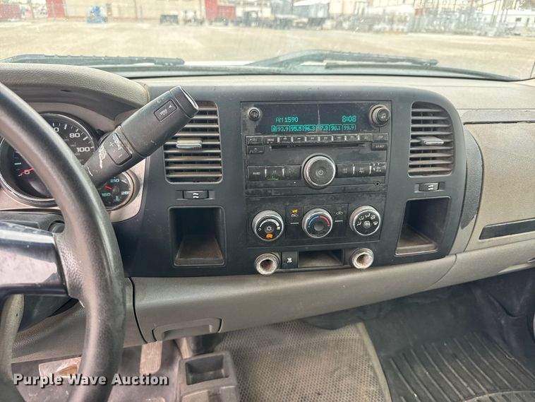 image for item ET1553 2009 GMC Sierra 2500 HD Crew Cab pickup truck