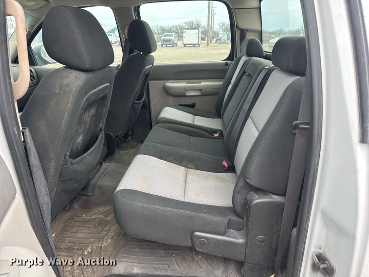 image for item ET1553 2009 GMC Sierra 2500 HD Crew Cab pickup truck