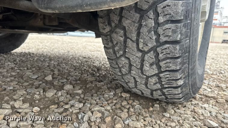 image for item ET1553 2009 GMC Sierra 2500 HD Crew Cab pickup truck