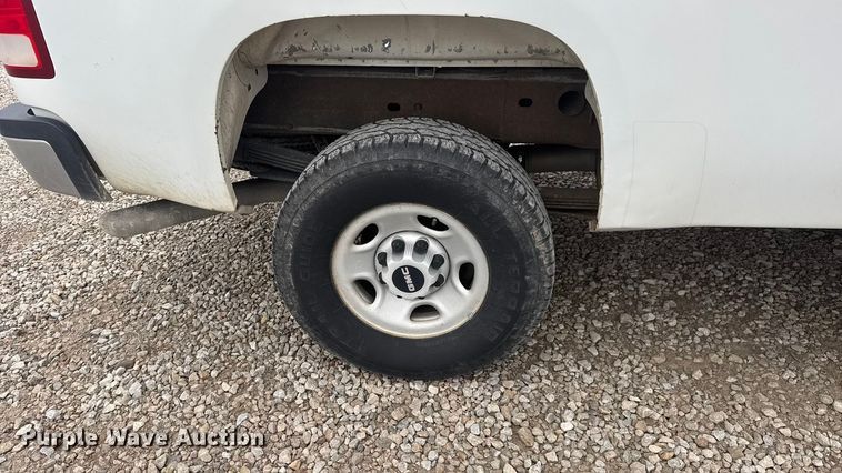 image for item ET1553 2009 GMC Sierra 2500 HD Crew Cab pickup truck