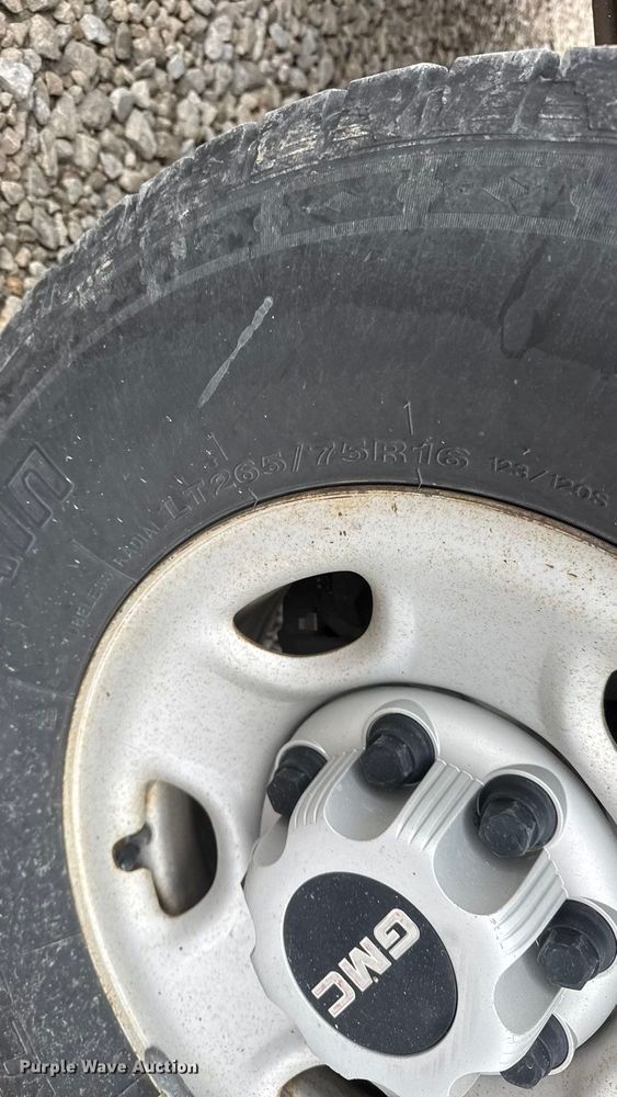 image for item ET1553 2009 GMC Sierra 2500 HD Crew Cab pickup truck