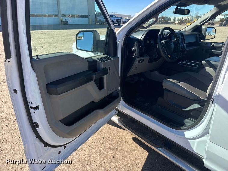 image for item ET1559 2020 Ford F150 Crew Cab pickup truck