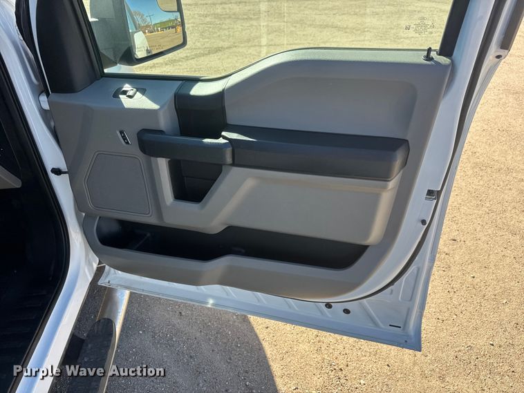 image for item ET1559 2020 Ford F150 Crew Cab pickup truck