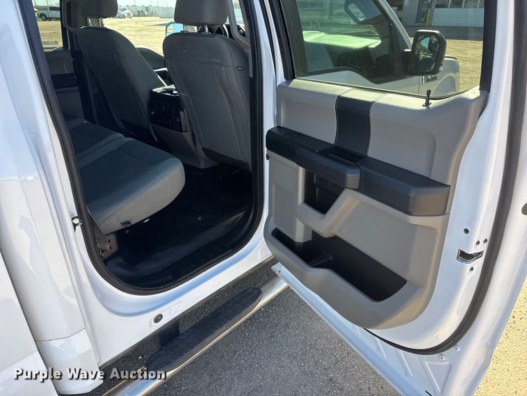 image for item ET1559 2020 Ford F150 Crew Cab pickup truck