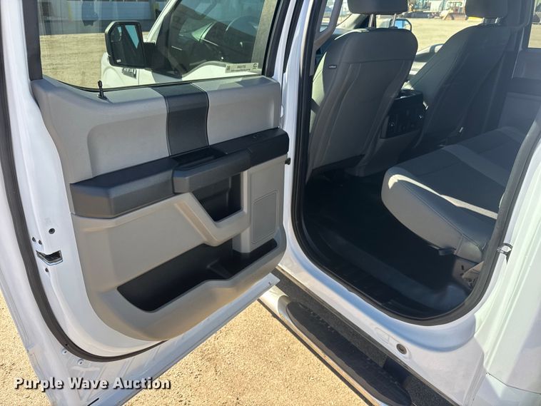 image for item ET1559 2020 Ford F150 Crew Cab pickup truck