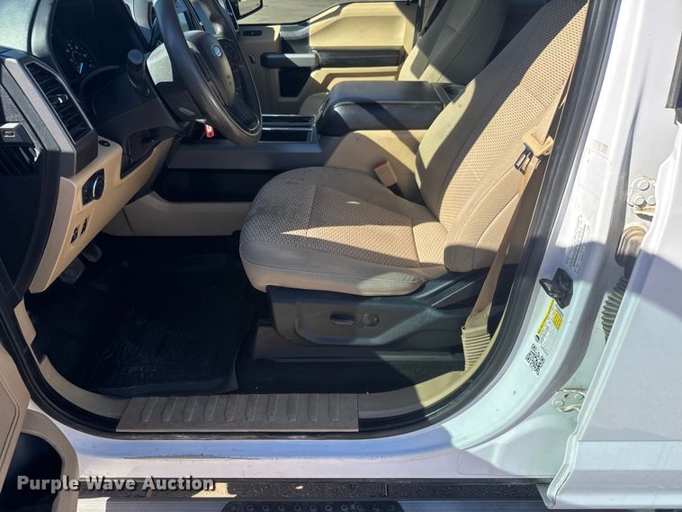 image for item ET1560 2020 Ford F150 Crew Cab pickup truck