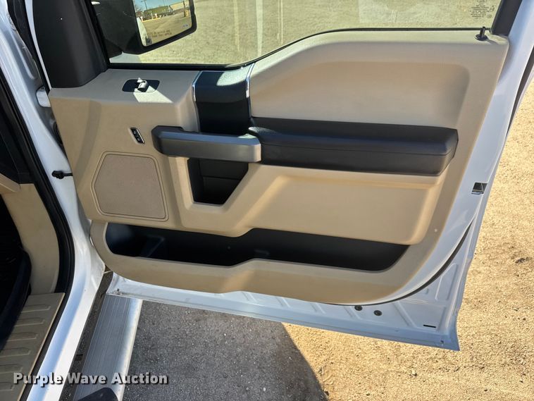 image for item ET1560 2020 Ford F150 Crew Cab pickup truck