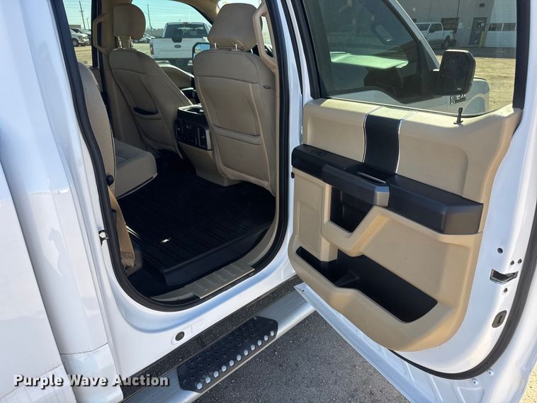 image for item ET1560 2020 Ford F150 Crew Cab pickup truck