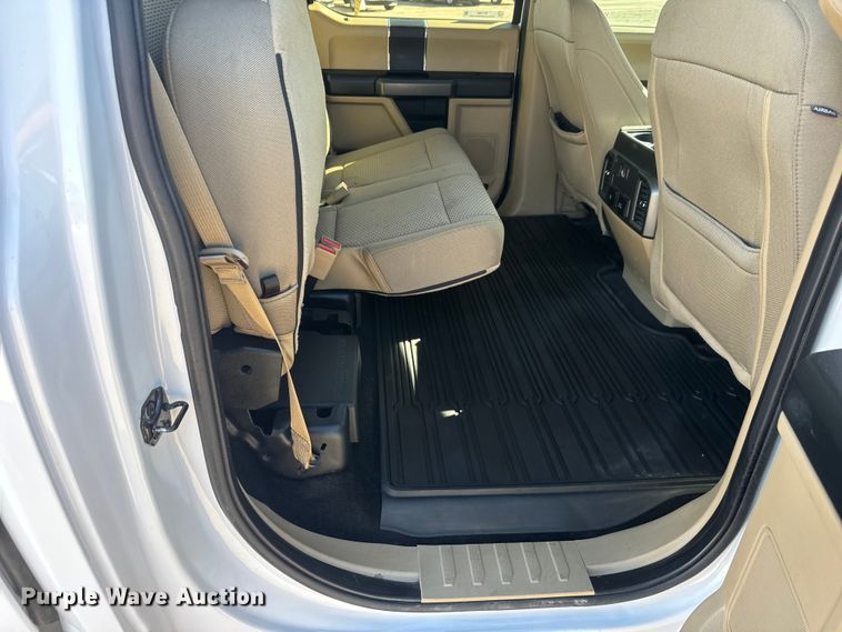 image for item ET1560 2020 Ford F150 Crew Cab pickup truck