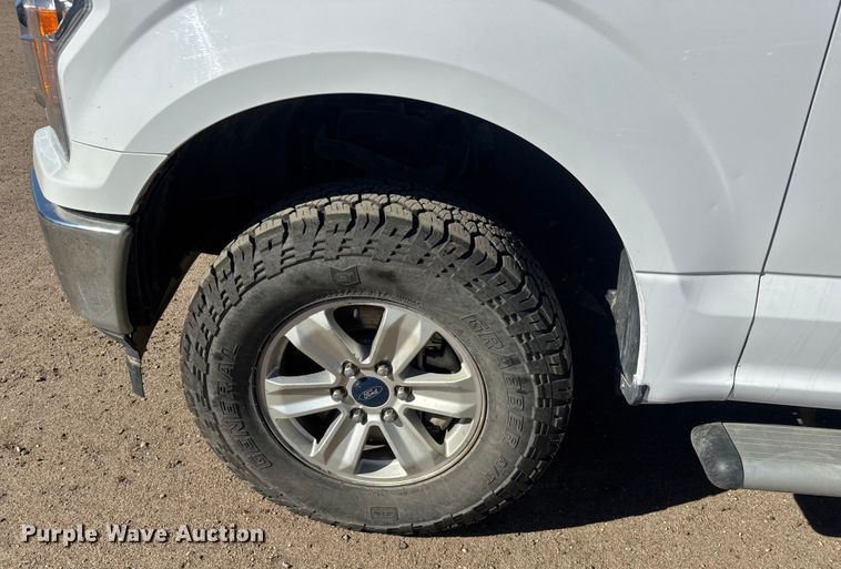 image for item ET1560 2020 Ford F150 Crew Cab pickup truck