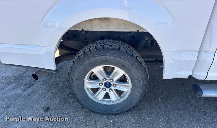 image for item ET1560 2020 Ford F150 Crew Cab pickup truck