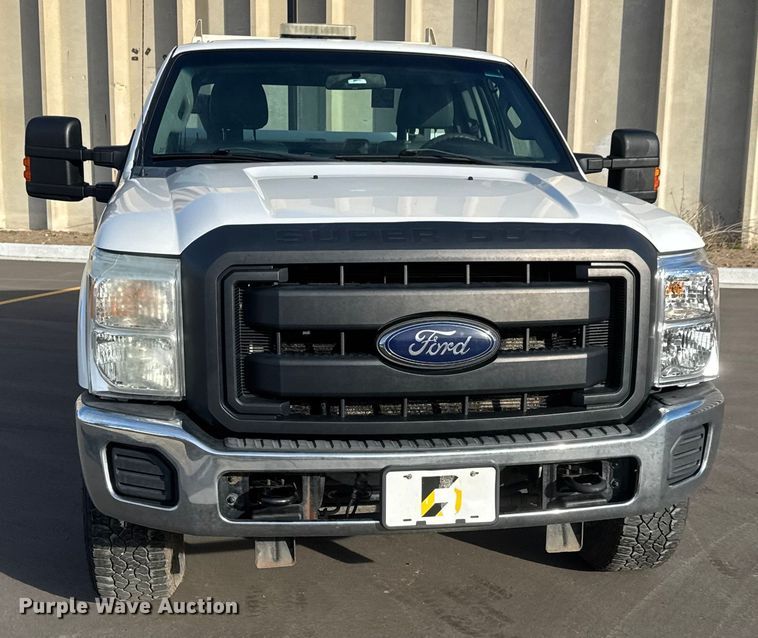 image for item ET1563 2015 Ford F350 Super Duty XL Ext. Cab pickup truck