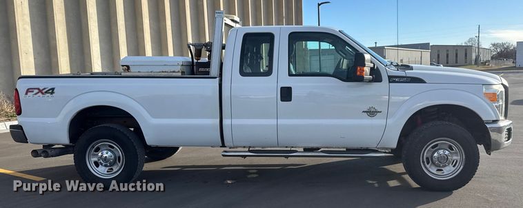 image for item ET1563 2015 Ford F350 Super Duty XL Ext. Cab pickup truck