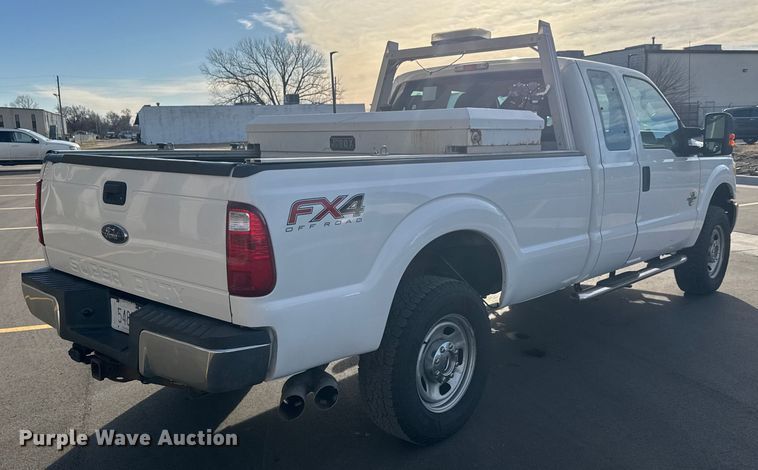image for item ET1563 2015 Ford F350 Super Duty XL Ext. Cab pickup truck