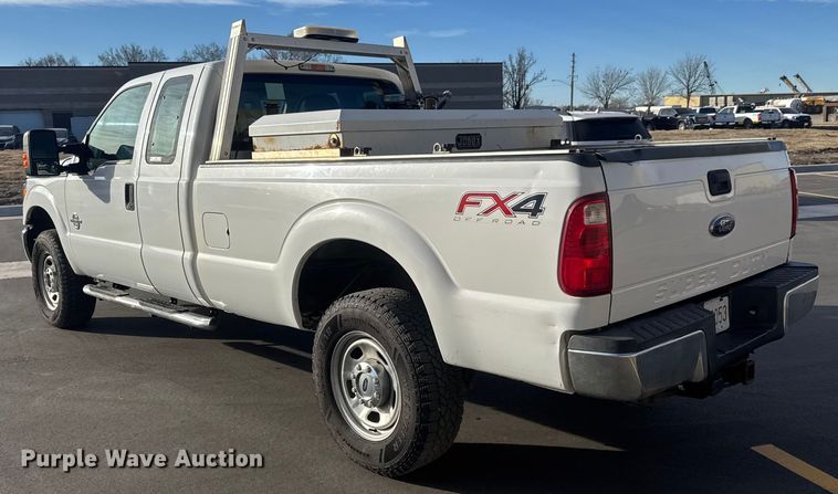 image for item ET1563 2015 Ford F350 Super Duty XL Ext. Cab pickup truck