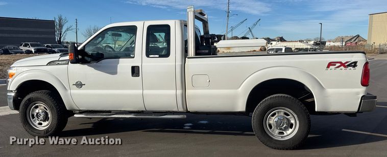 image for item ET1563 2015 Ford F350 Super Duty XL Ext. Cab pickup truck