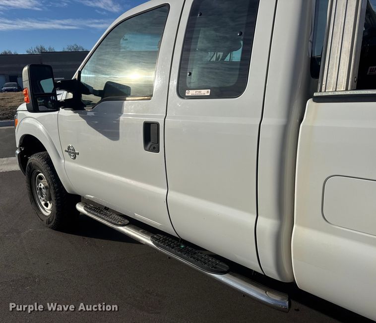image for item ET1563 2015 Ford F350 Super Duty XL Ext. Cab pickup truck