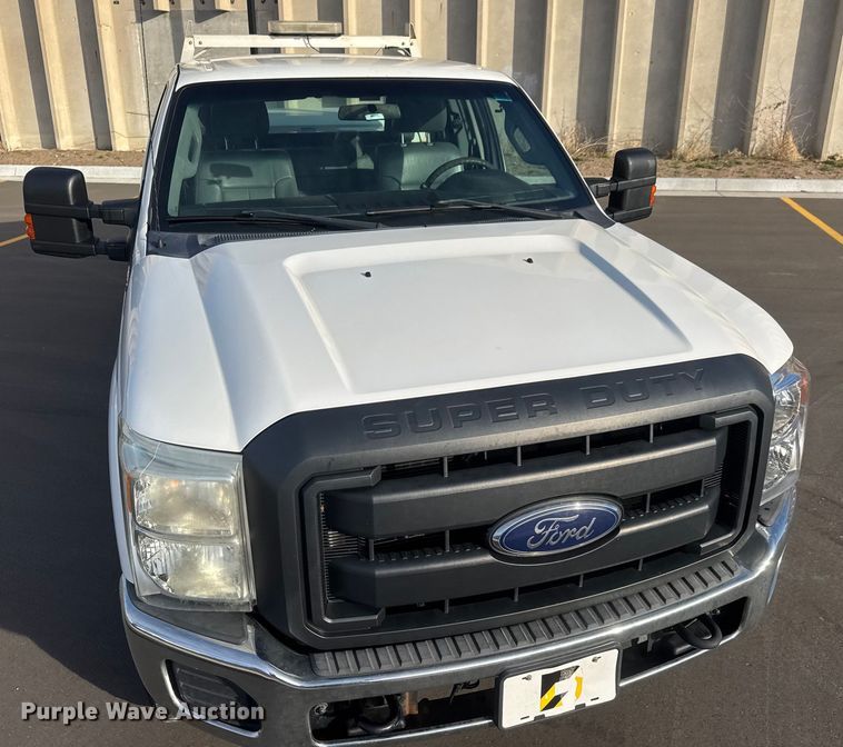 image for item ET1563 2015 Ford F350 Super Duty XL Ext. Cab pickup truck