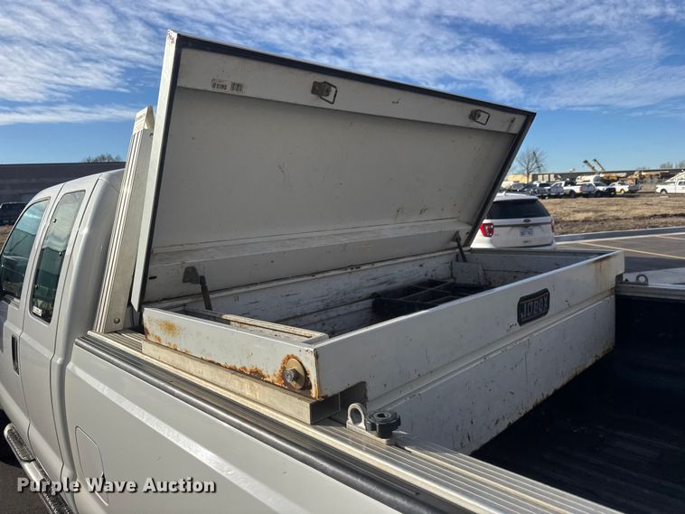 image for item ET1563 2015 Ford F350 Super Duty XL Ext. Cab pickup truck