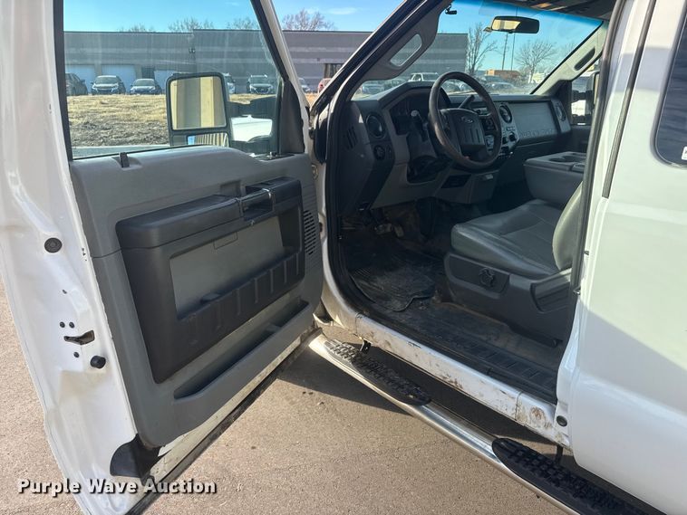 image for item ET1563 2015 Ford F350 Super Duty XL Ext. Cab pickup truck