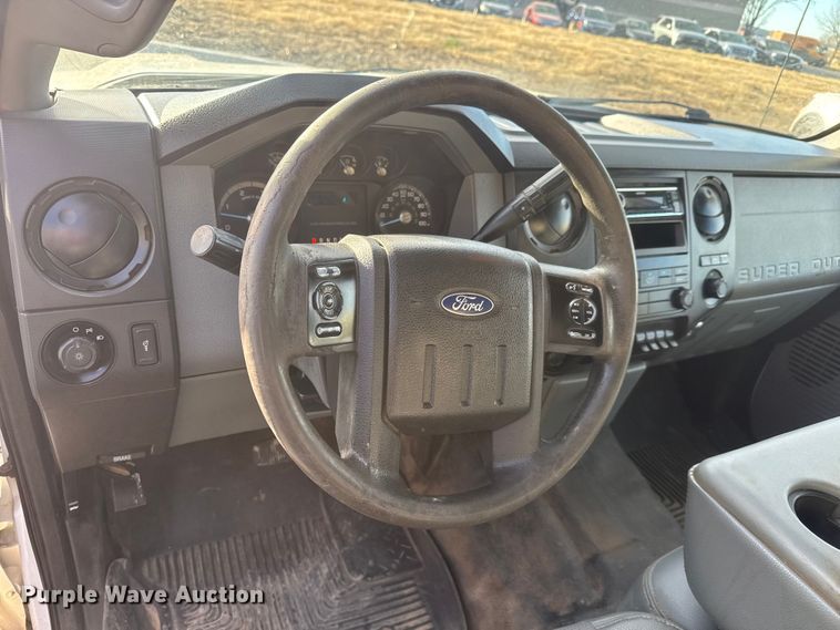 image for item ET1563 2015 Ford F350 Super Duty XL Ext. Cab pickup truck