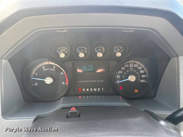 image for item ET1563 2015 Ford F350 Super Duty XL Ext. Cab pickup truck