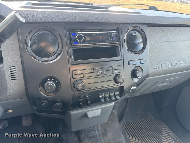 image for item ET1563 2015 Ford F350 Super Duty XL Ext. Cab pickup truck