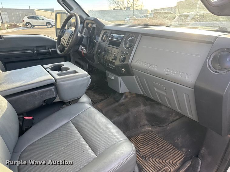 image for item ET1563 2015 Ford F350 Super Duty XL Ext. Cab pickup truck