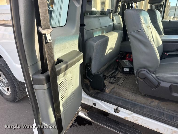 image for item ET1563 2015 Ford F350 Super Duty XL Ext. Cab pickup truck