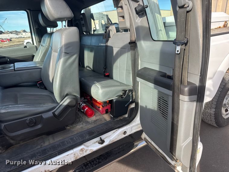 image for item ET1563 2015 Ford F350 Super Duty XL Ext. Cab pickup truck