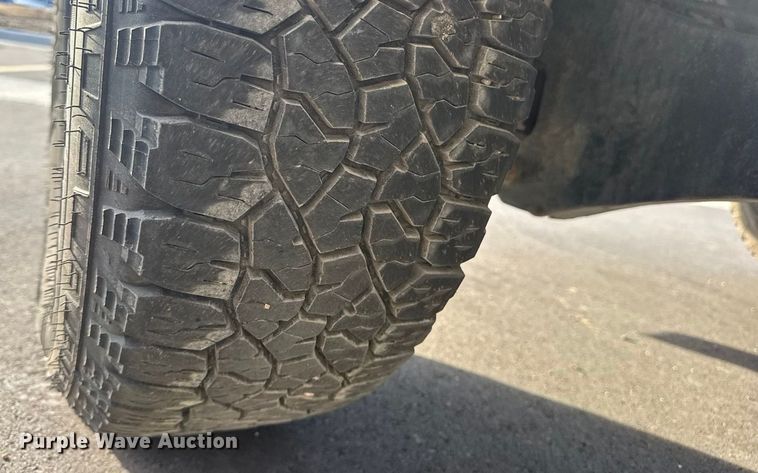 image for item ET1563 2015 Ford F350 Super Duty XL Ext. Cab pickup truck