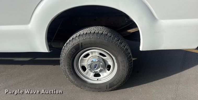 image for item ET1563 2015 Ford F350 Super Duty XL Ext. Cab pickup truck