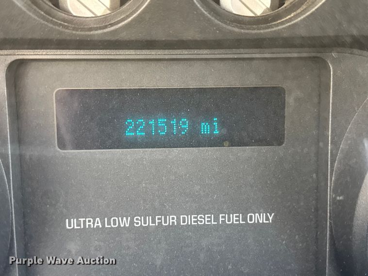 image for item ET1563 2015 Ford F350 Super Duty XL Ext. Cab pickup truck