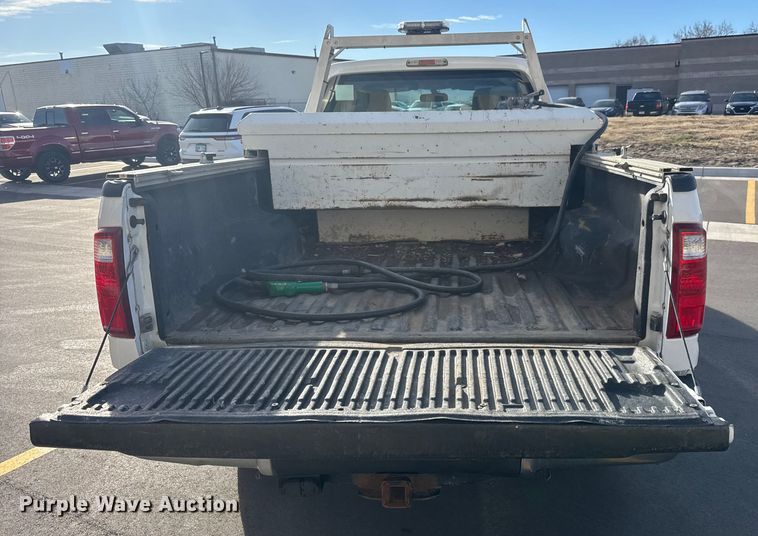 image for item ET1564 2016 Ford F250 Super Duty XL Ext. Cab pickup truck