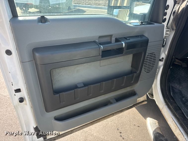 image for item ET1564 2016 Ford F250 Super Duty XL Ext. Cab pickup truck