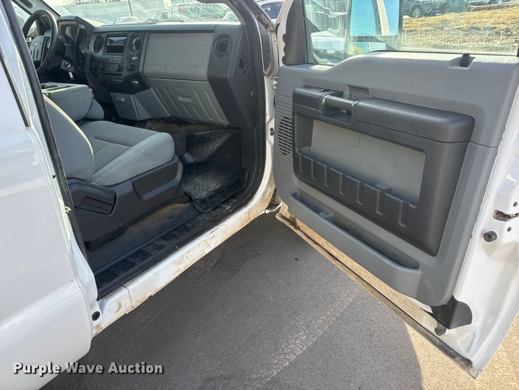 image for item ET1564 2016 Ford F250 Super Duty XL Ext. Cab pickup truck