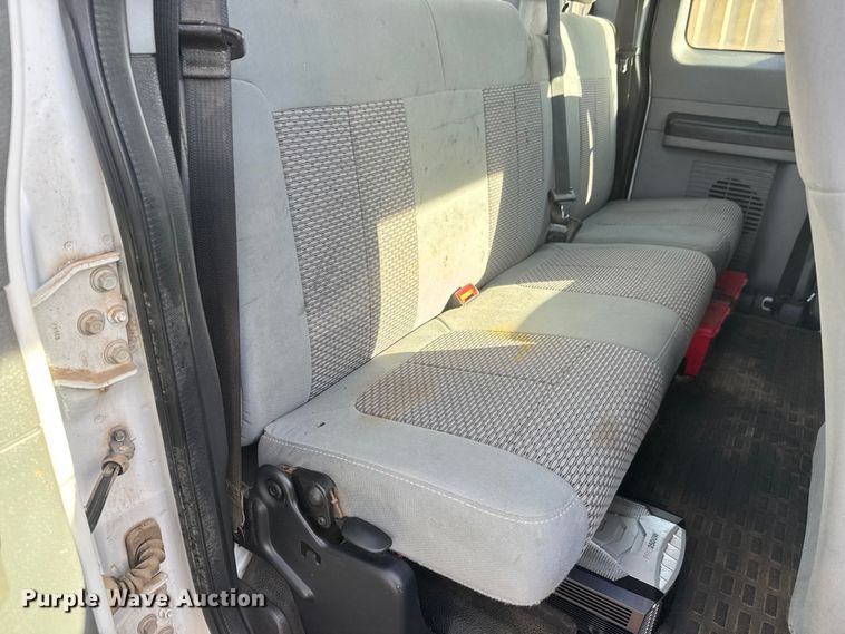 image for item ET1564 2016 Ford F250 Super Duty XL Ext. Cab pickup truck