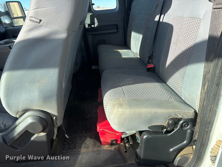 image for item ET1564 2016 Ford F250 Super Duty XL Ext. Cab pickup truck