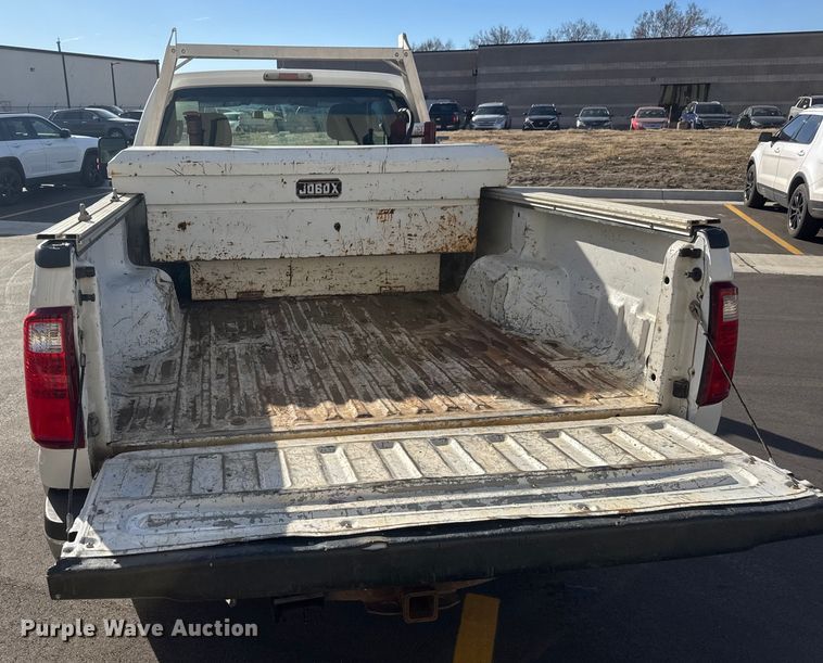 image for item ET1565 2014 Ford F250 Super Duty XL Ext. Cab pickup truck