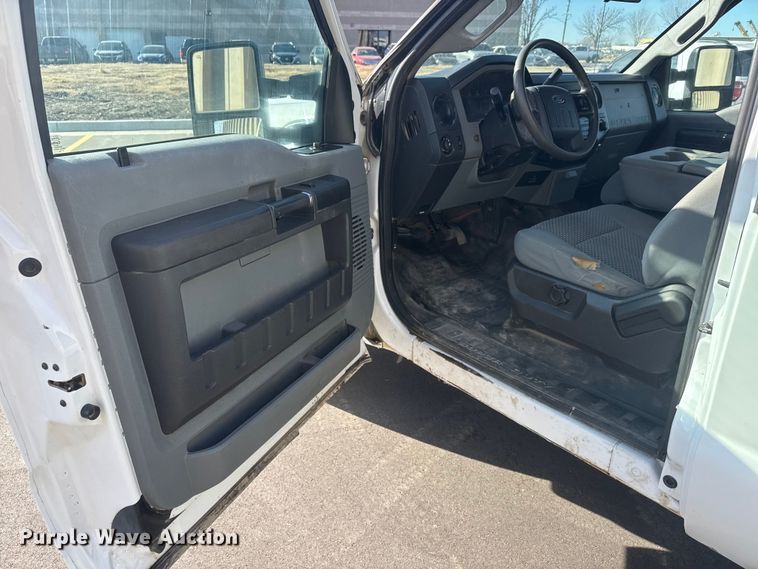 image for item ET1565 2014 Ford F250 Super Duty XL Ext. Cab pickup truck