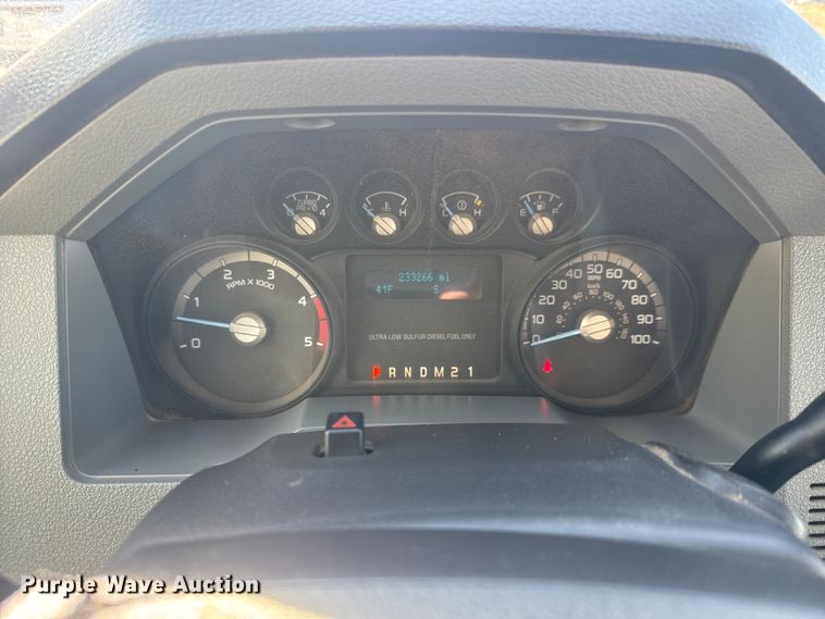 image for item ET1565 2014 Ford F250 Super Duty XL Ext. Cab pickup truck